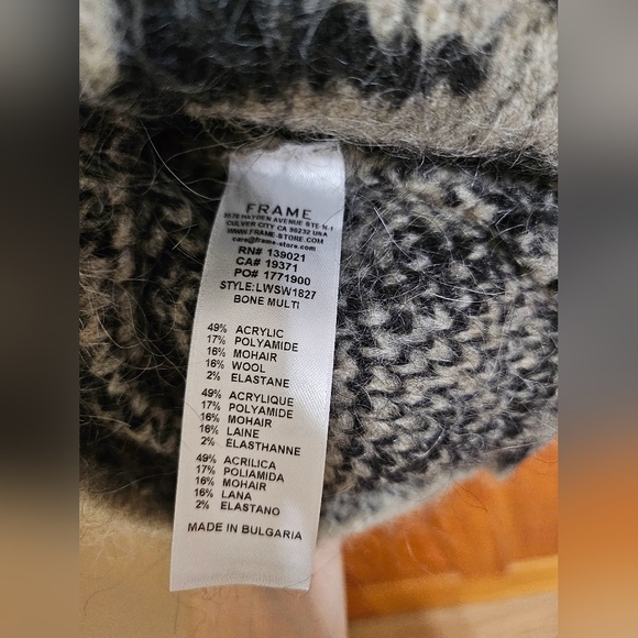 🩶 FRAME Sweater MSRP$488🩶 - Picture 11 of 11